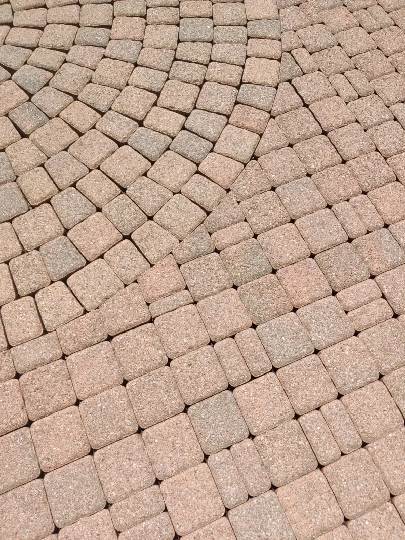 Close-up of circular-pattern interlock with clean, full joints